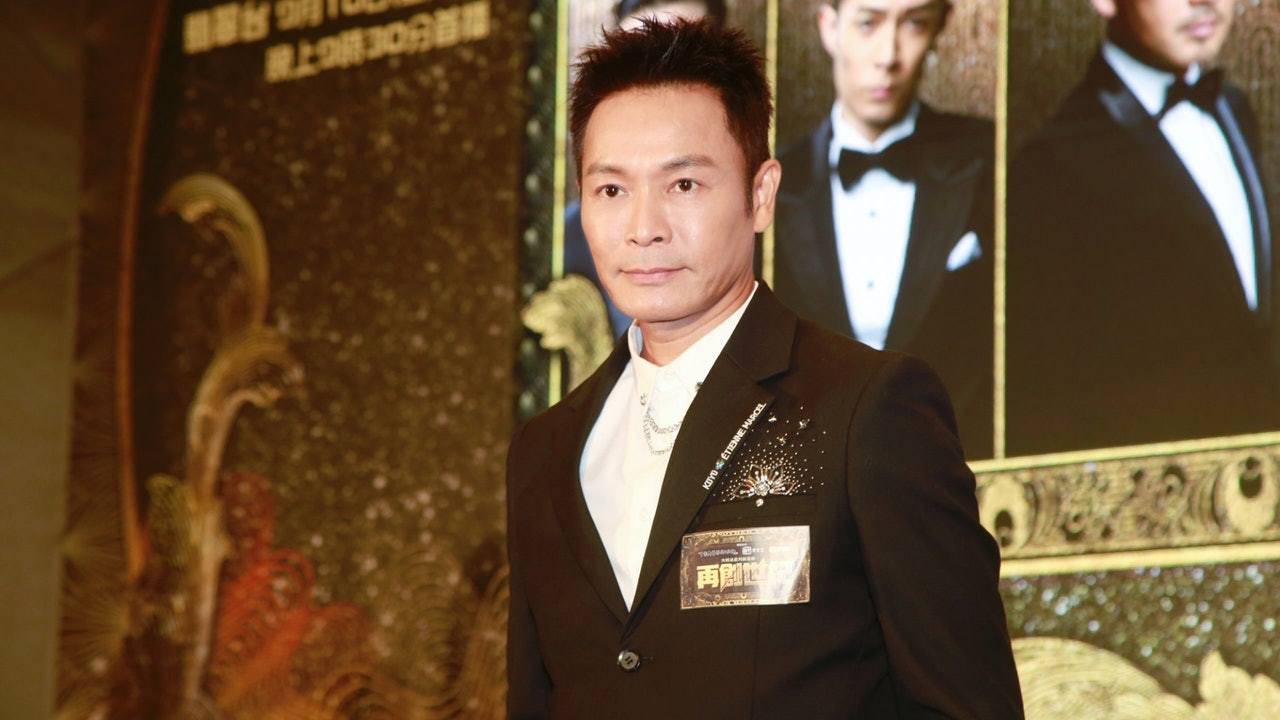 靠"装傻"获视帝,被称为张国荣接班人,女子是西游记中的红孩儿_郭晋安