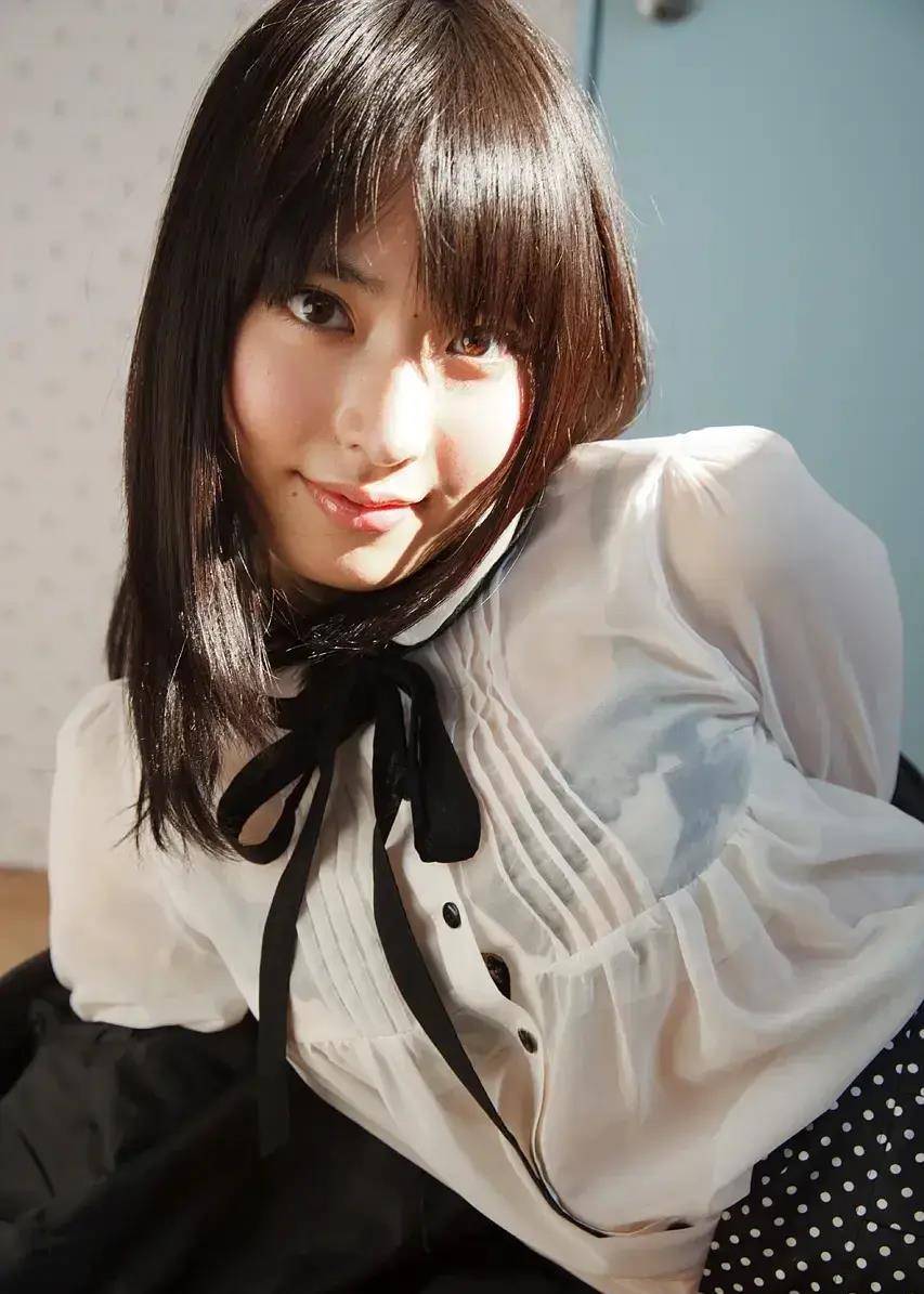 由爱可奈:1993年出生的日本写真女神,用青春演绎性感与可爱_表演_魅力