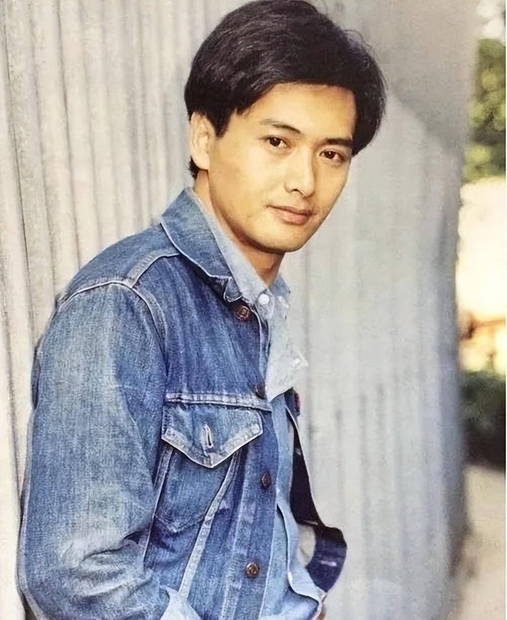 周润发:港圈最虚伪的明星,鄙视内地女星,裸捐承诺成空_电视剧_小时候