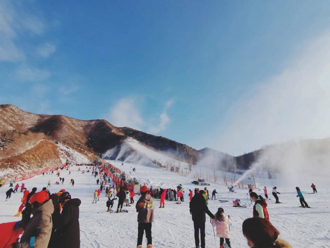 西山滑雪图片