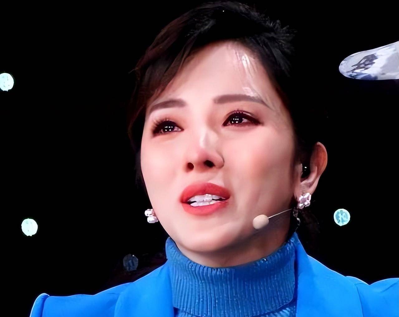 离开央视的李思思:40天已主持3场商演,遭网友质疑"走下坡路"_工作