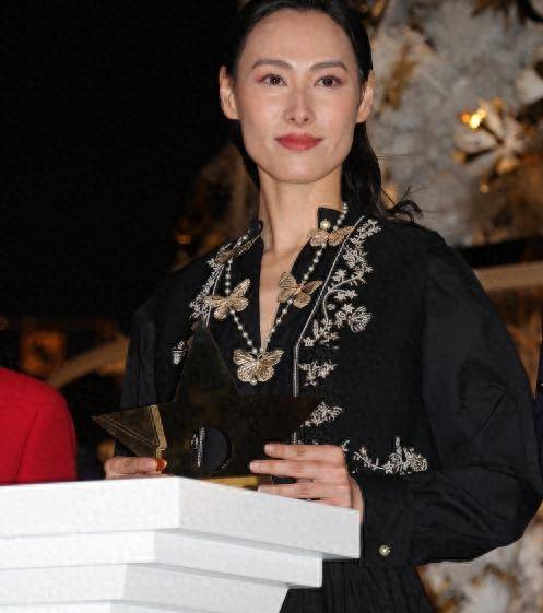 李泽楷仨儿子真孝顺,担心梁洛施一个人太孤单,催她回归演艺工作_家庭