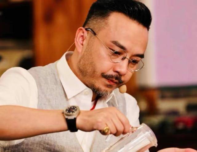 "跌下神坛"的汪涵,和他突然"不红"的原因_工作_节目_湖南