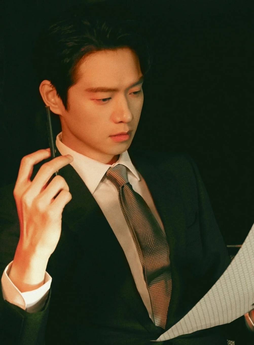 近年来内娱霸总扎堆,随便拉来一个男演员,不管火不火,总有那么几个同