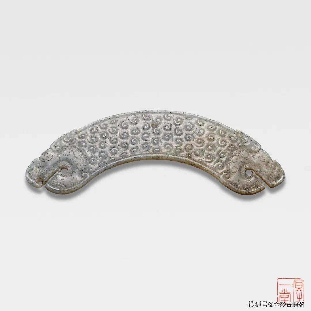 月 3 日,拍品 2736lot829 春秋晚期 雙龍紋玉珩及玉璜 一組兩件成交价