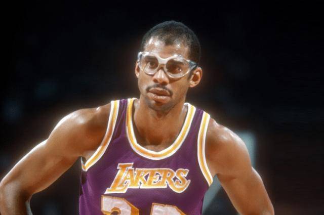 詹姆斯打破长达34年的nba记录_贾巴尔_时间_常规赛