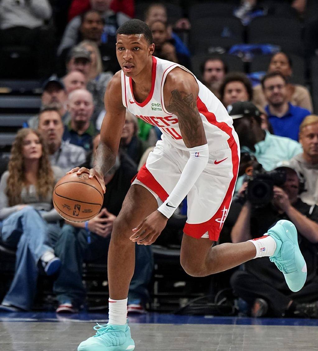 小约基奇31分领星哨,吴帅不满12次失误_命中_比赛_乌度卡