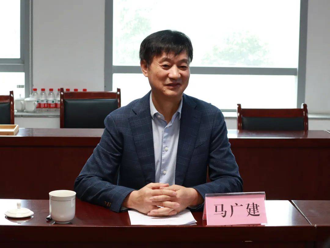 河南省教育厅副厅长、一级巡视员陈垠亭到学会、协会调研指导