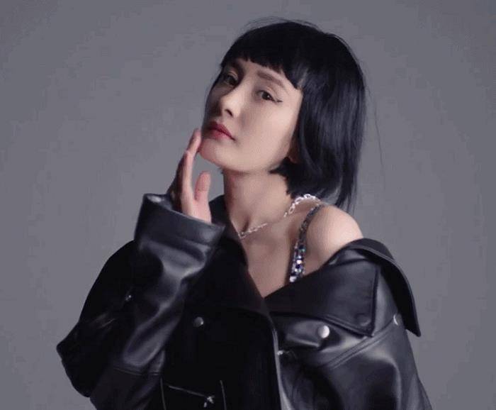 杨幂报刊封面新鲜"出炉",秒变短发时尚酷girl,花絮动图太撩人_照片
