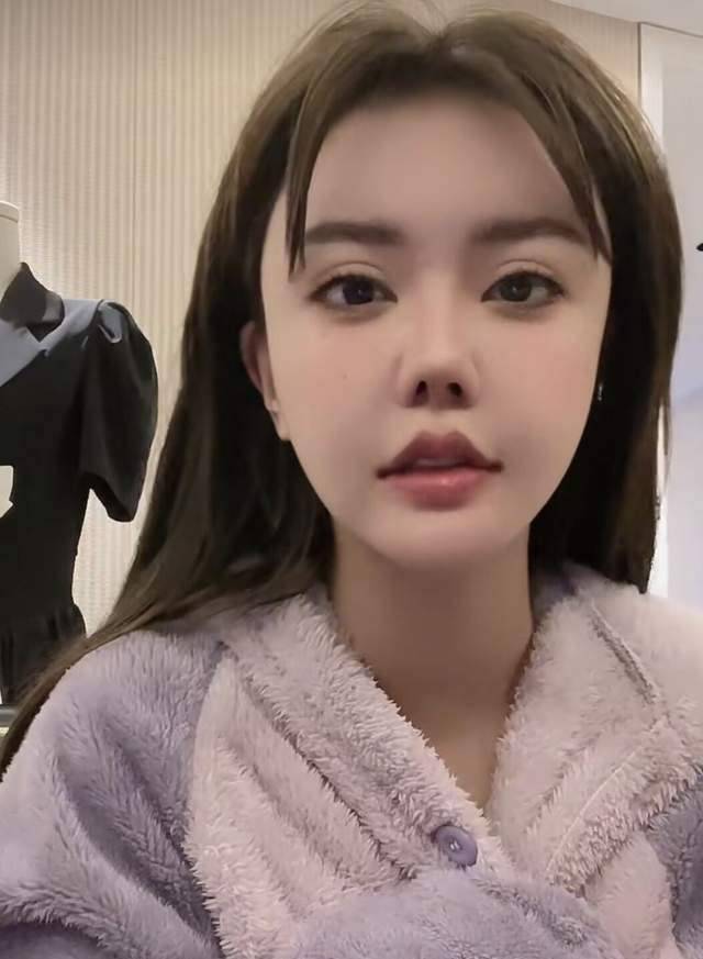 10位天生丽质却沉迷整容的网红:有人几年整上百次,有人因此丧命_李欣