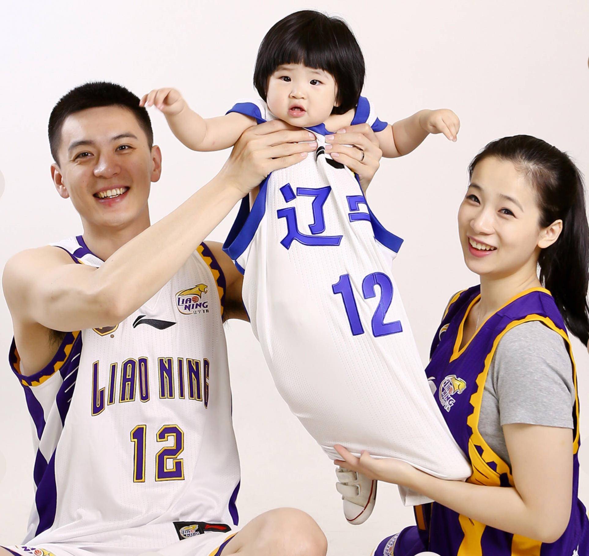 女方老师,杨鸣赔偿金额或曝光,广东迎内线魔兽,王哲林提前复出