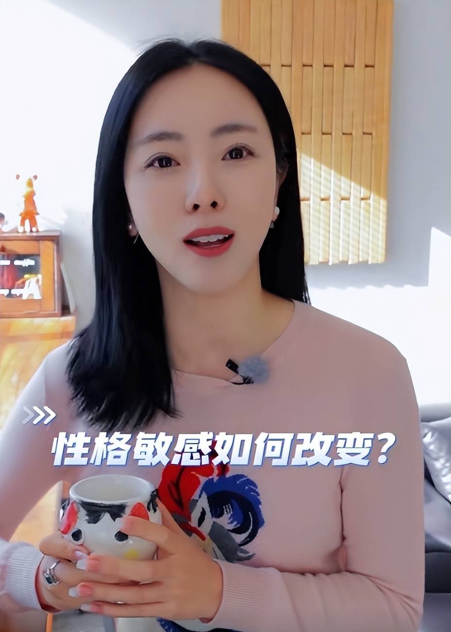 李思思:给粉丝指点迷津,直言"人生要由自己决定"才是人间清醒_智慧