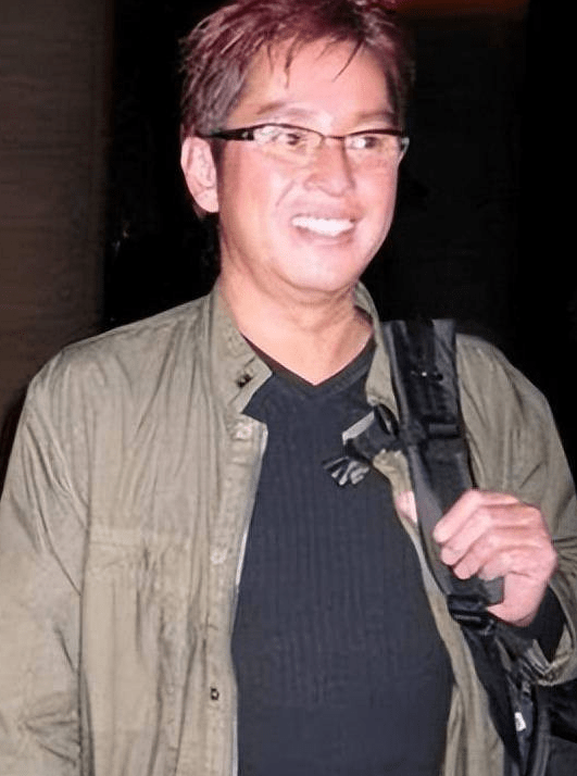 这一次,73岁"渣男始祖"谭咏麟,终于为自己的"潇洒"付出代价_杨洁薇