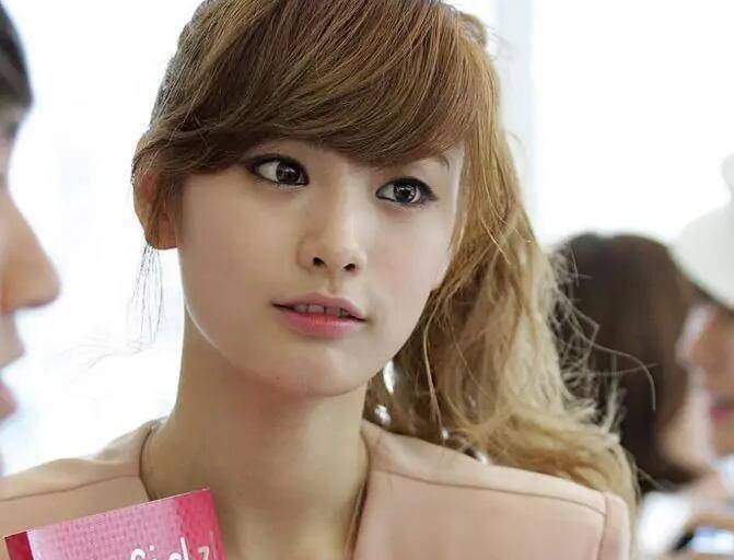 据外媒报道:歌手和演员 nana 林珍娜 于 2009 年作为女子组合 after