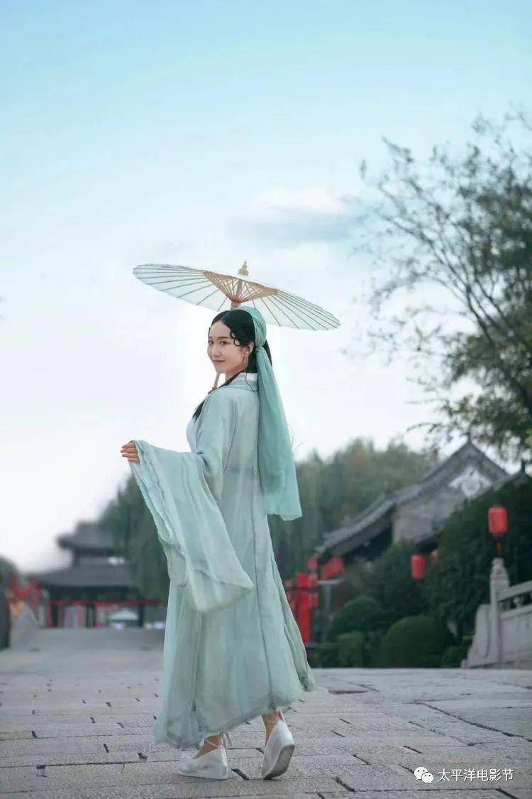 《笔仙大战贞子2》饰演:贞子 《笔仙怪谈》饰演:白衣女 《蝶影》饰演