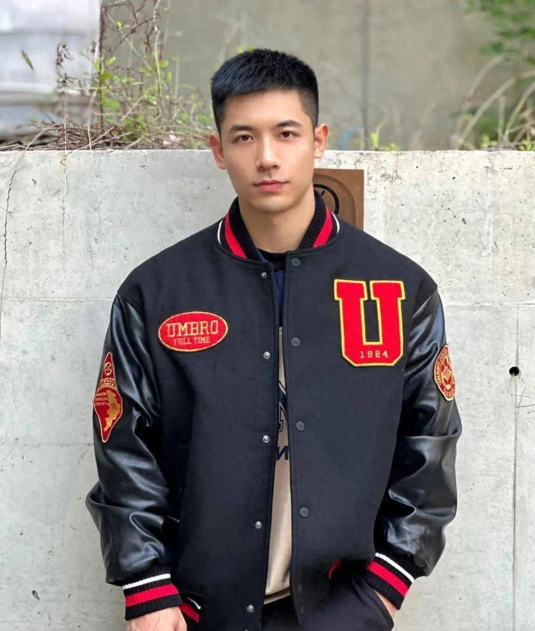 发型剪来剪去还是两边铲光最帅气这3款男生都可以试试