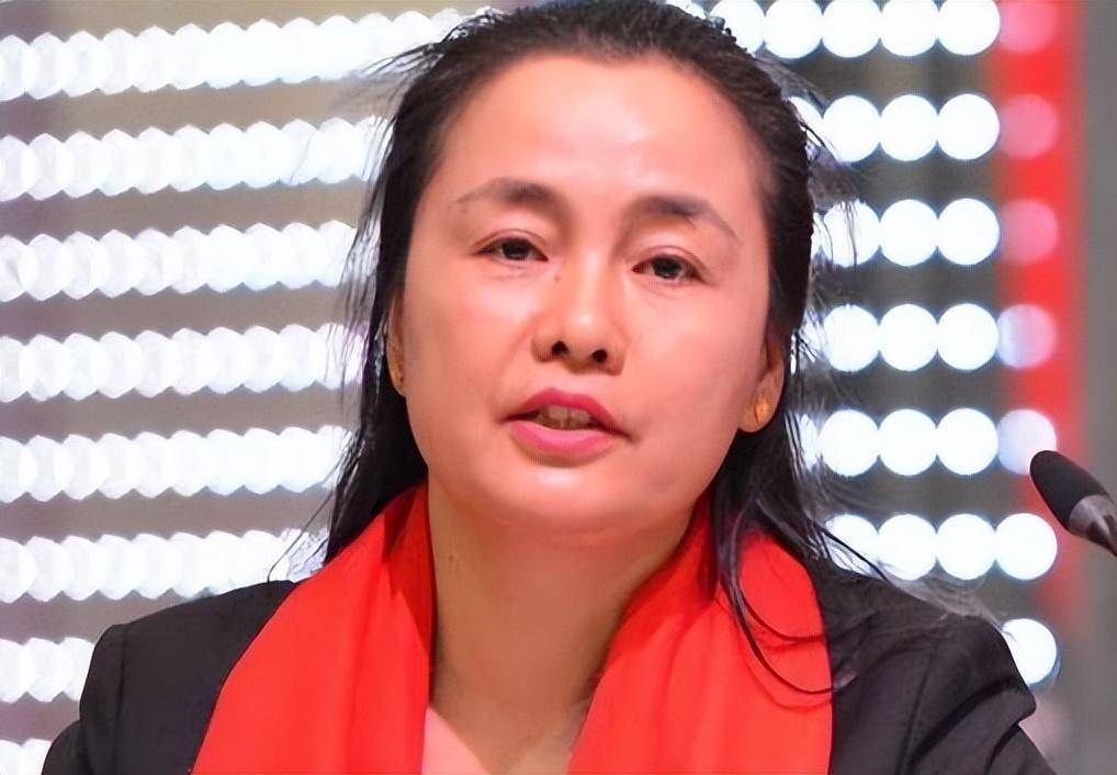 她哪来这么多钱_范红卫_陈建华_工作