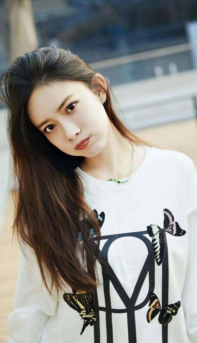 坐轮椅,袁林青划破手叫救护车,娱乐圈到底怎么了_袁雨萱_孟子义_明星