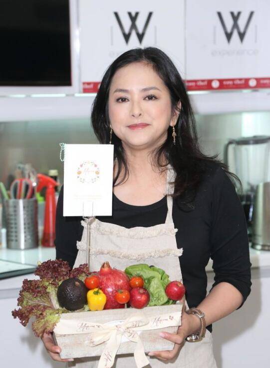 曾被封玉女掌门,和林志颖传过绯闻,如今却成到做售楼小姐_叶蕴仪_姑娘