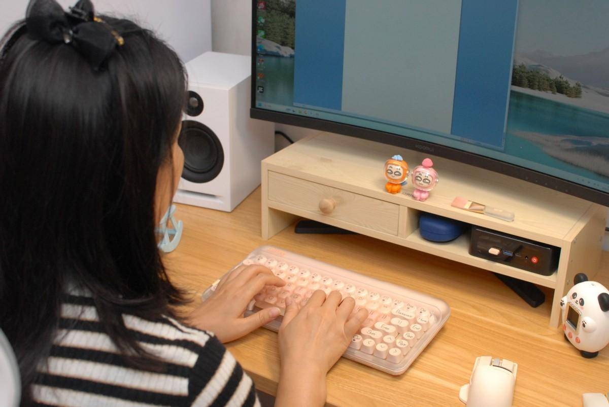 女生专属，最强颜值机械键盘洛斐Lofree粉底液来了