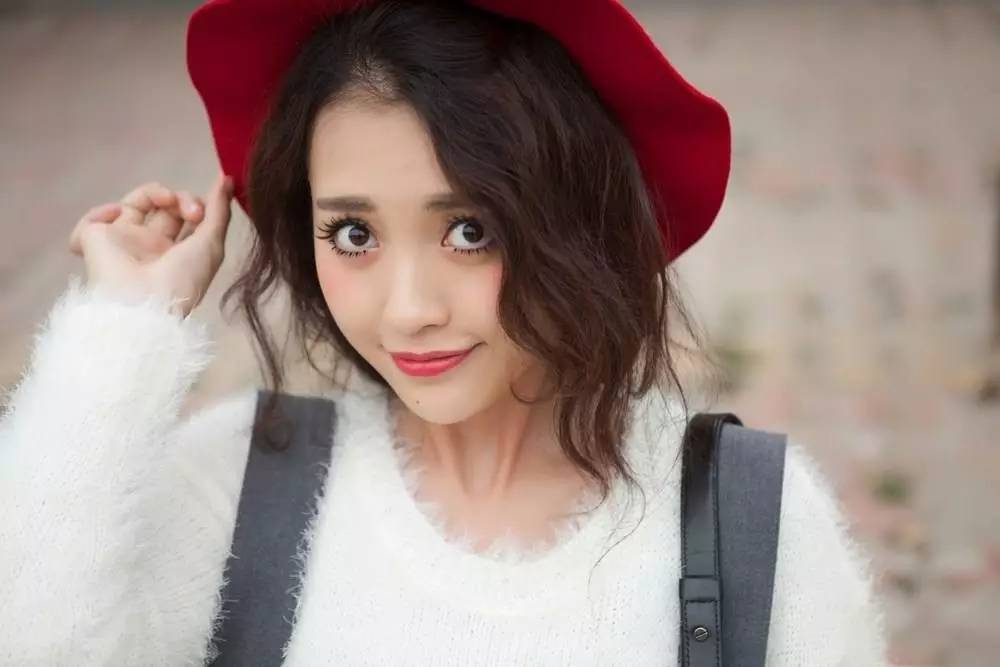 怀疑孙怡,甚至用烟烫自己,包文婧的爱太满_包贝尔_绯闻_举动