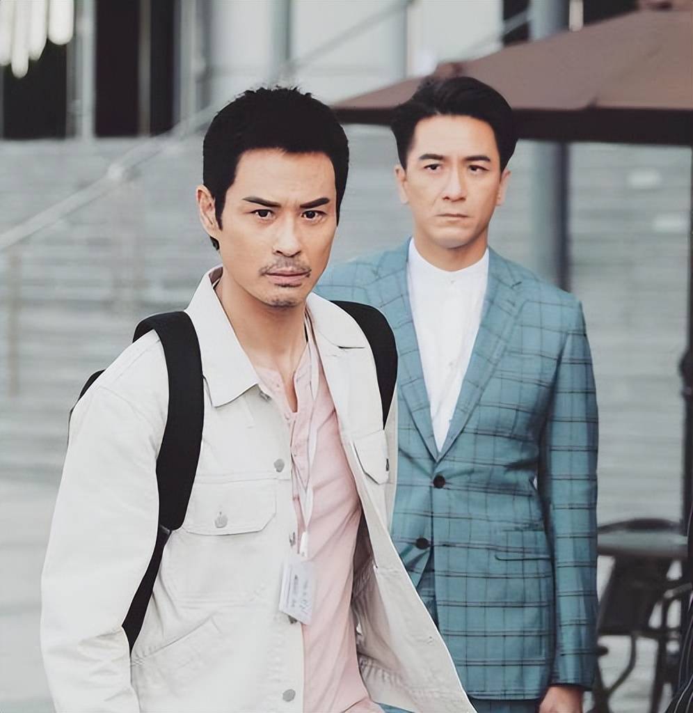 原创 拍剧多年屡传不和，郑嘉颖情商低惹6大争端？曾狠心赶佘诗曼下车 