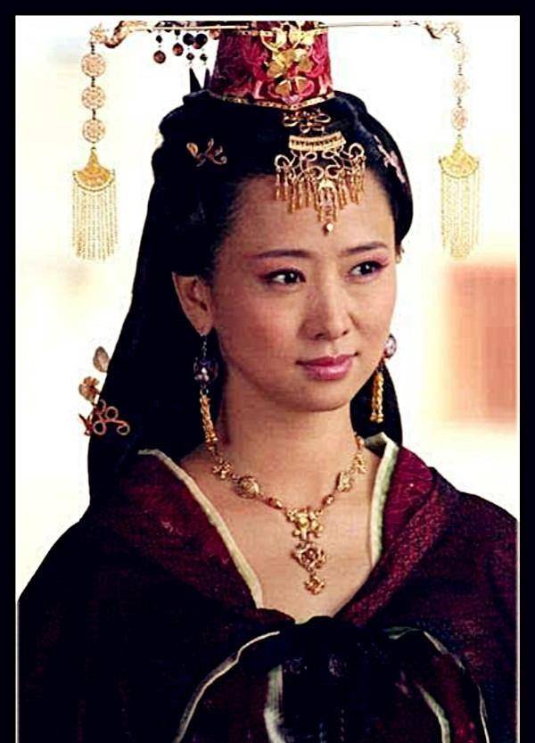 2015年舞台,王丽坤与马苏,佟丽娅,秦岚一起合作以舞蹈的形式演绎了