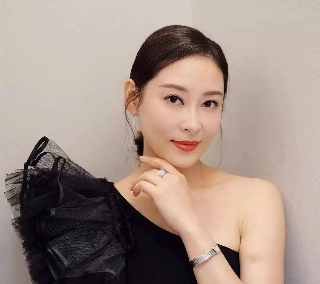 又一部tvb大制作合拍剧开拍,杨怡再拍港剧,王浩信演男主角_佘诗曼