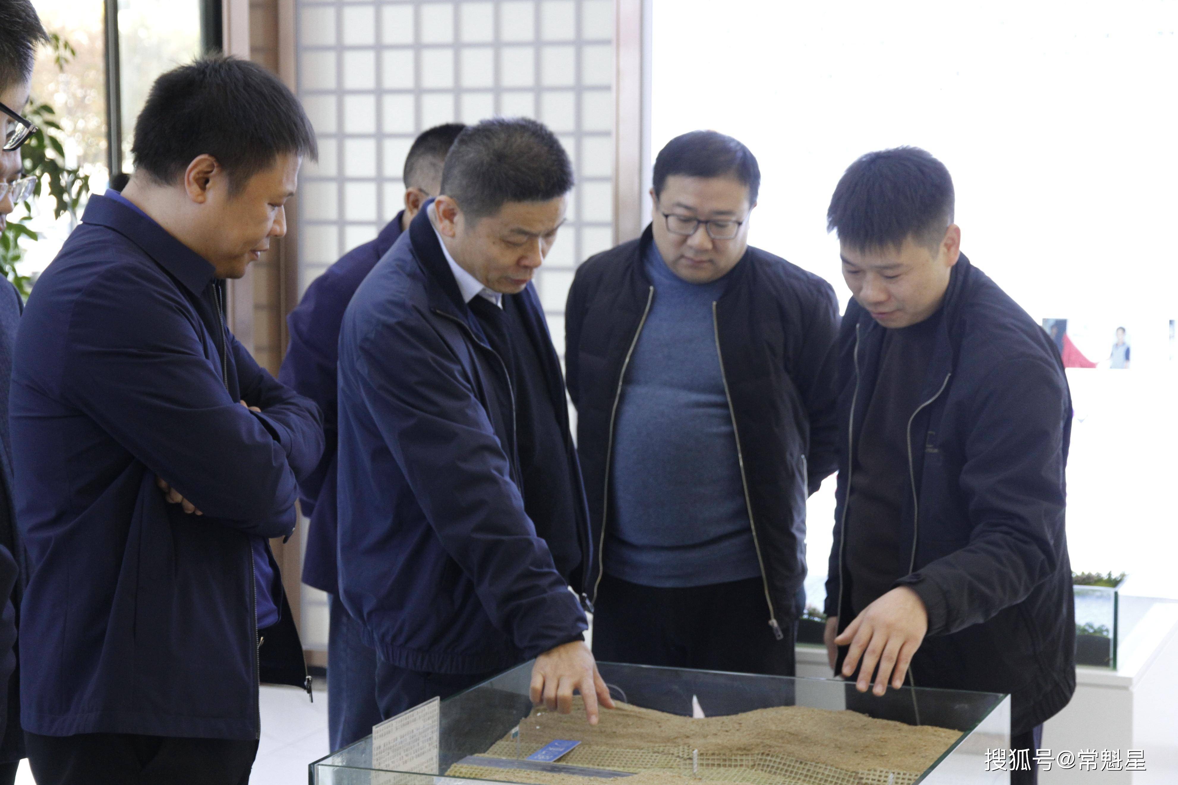 湖北省武汉市硚口区副区长黄宇到中交三公局三公司调研