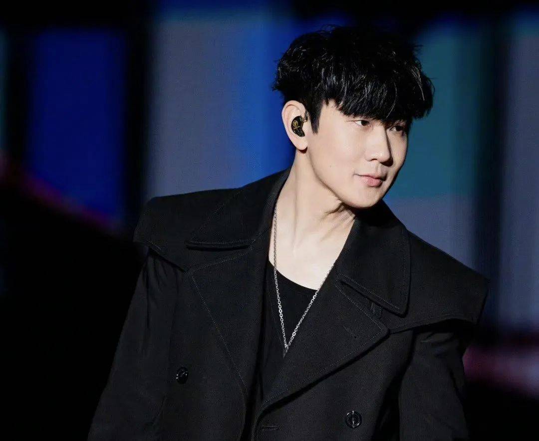王嘉尔被抓?张若昀离婚?吴磊赵露思公开恋情?林俊杰骂粉丝?