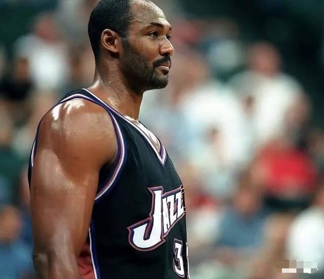 奥尼尔:卡尔马龙一直被低估了,就因终生无冠影响了他的历史地位_篮球