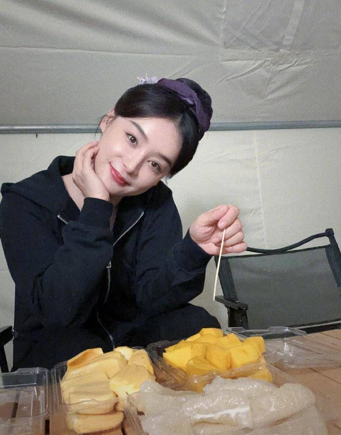 袁姗姗分享生活美照,身姿曼妙惹人爱,俏皮可爱甜如初恋_身材_图片