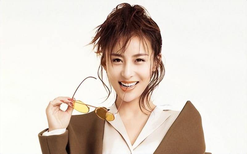 贾青的悲哀,倒追富二代被分手,又被王思聪手撕成18线_秦奋_训练_资源