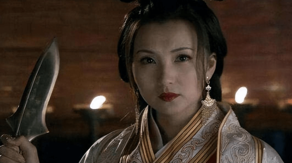 貂蝉被曹操送给关羽后,关羽对貂蝉做了什么?