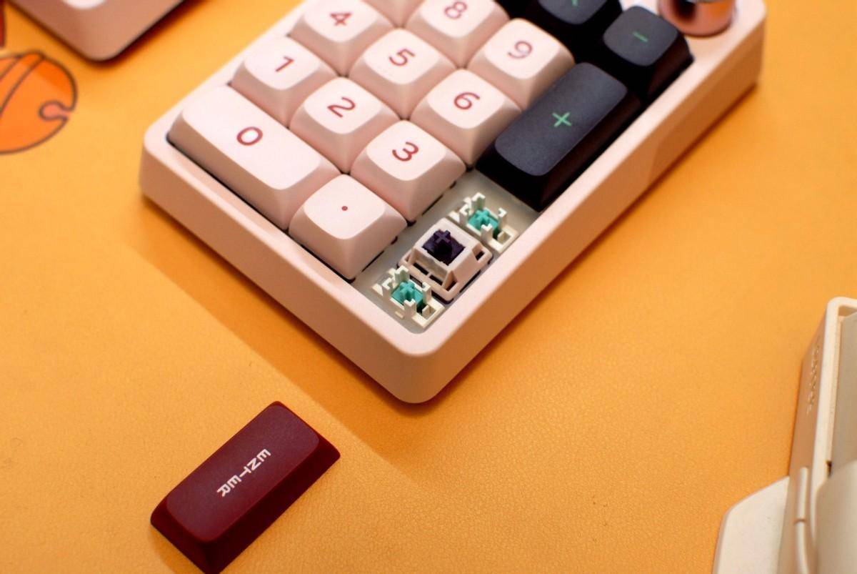 珂芝K68 Pro+K20:二次元潮玩配色,兼具个性与多种玩法的机械键盘