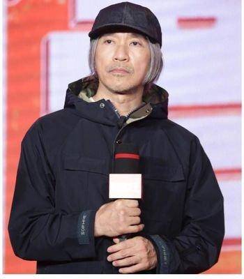 周星驰满头白发都没等来婚姻,初恋患病离去,被误解了30年_朱茵_电影