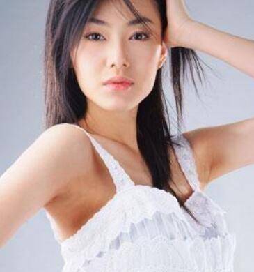 后来,由于赵靓的介入,丁晖与舒高分道扬镳.她再次尝试跨界,成为演员.