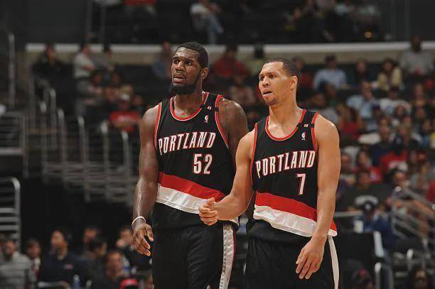 尽管受到伤病的摧残,但波特兰开拓者队和这里的球迷们仍然坚守在篮球