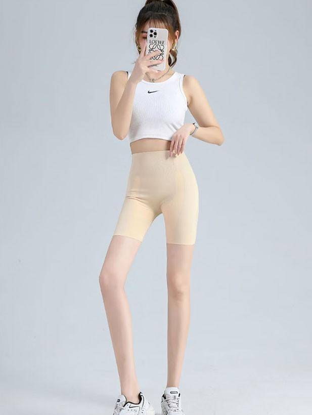 夏季时尚轻松穿搭,芭比裤的美感让你的夏天充满个性_效果_风格_衣服