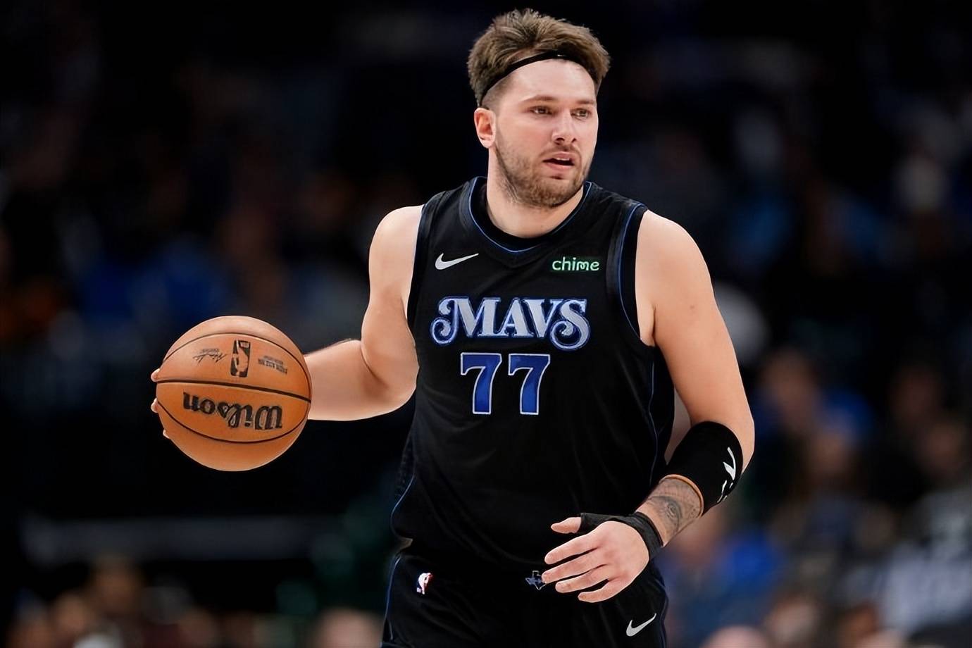 60 三双确实不咋难!东契奇半场就29 10 10,历史首次半场25 三双_数据_