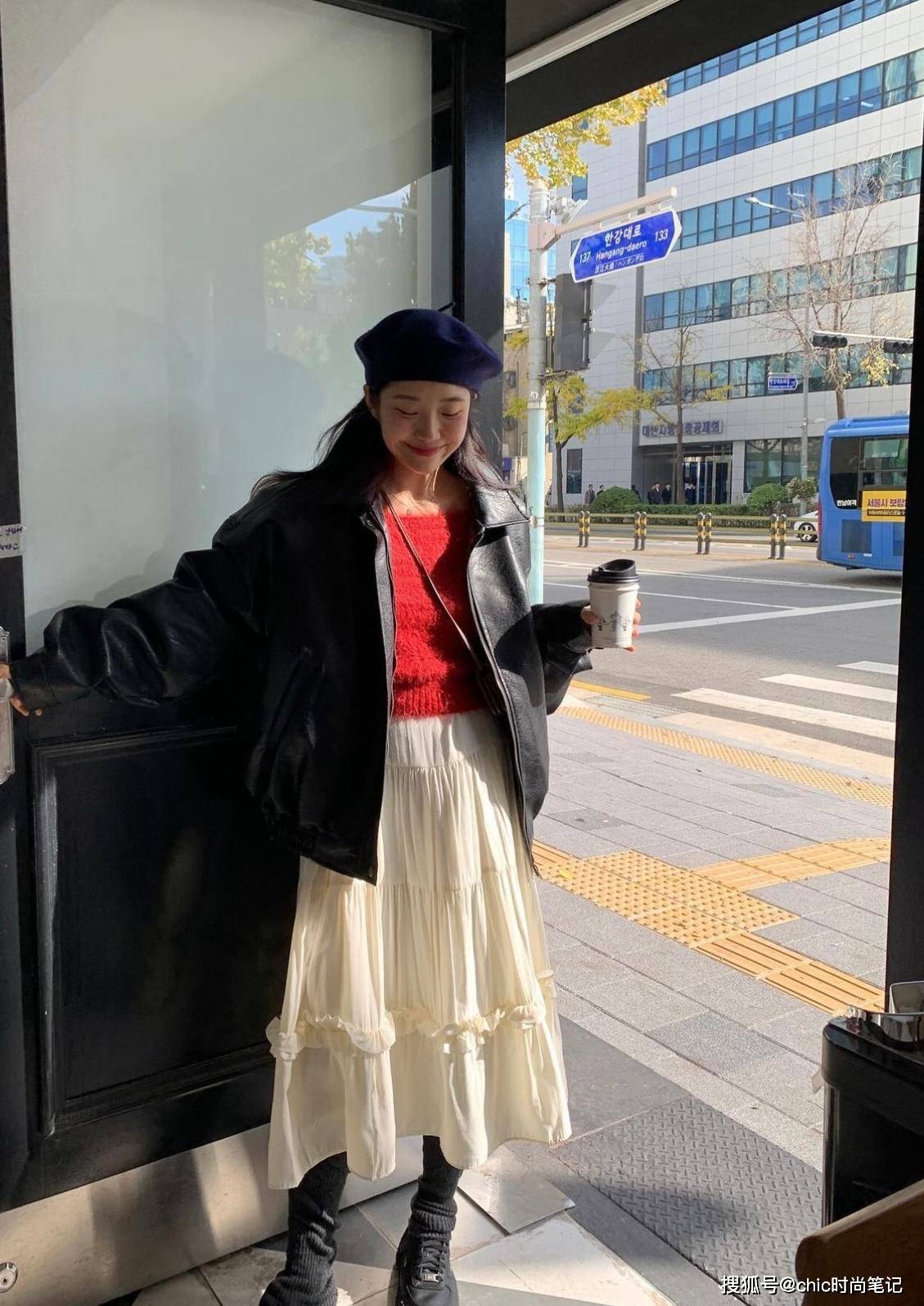 韩式穿搭风向标来袭,花式裙装百搭俏皮,这样穿有韩剧氛围感了