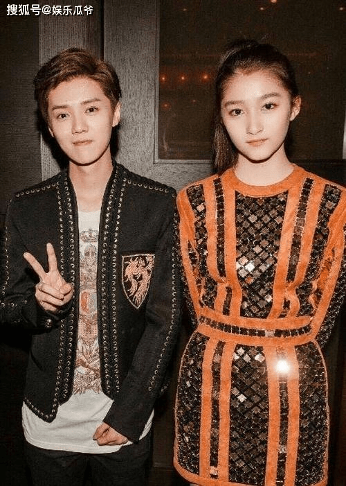 2017年10月8日,鹿晗突然公布了自己的恋情,对象就是一直被外界猜测的