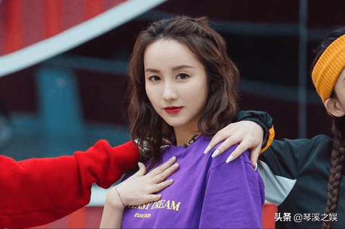 老公穿情侣装为女ceo庆生,公司名字有猫腻_钱泳辰_时候_祝福