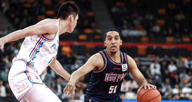 广东男篮狂轰243分,周琦的作用显而易见_比赛_进攻_胡明轩