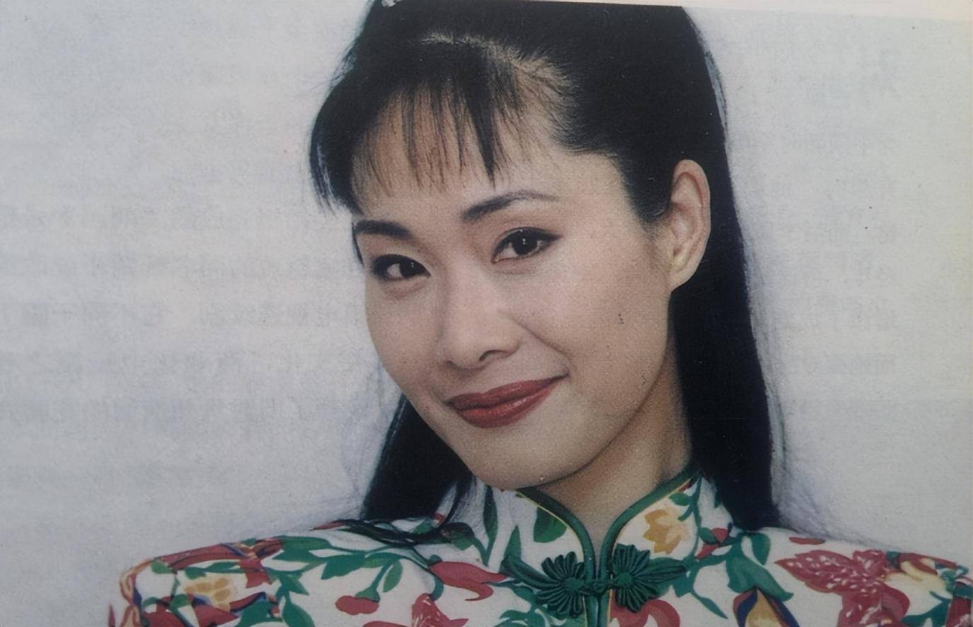 朱时茂于文华见面显亲密,男方身材壮硕太潇洒,女方化浓妆仍貌美_生活