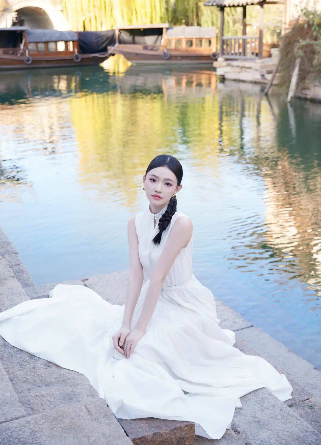 原创 肖战被嫌？刘德华不给名分？杨颖脸垮了？倪妮杨幂刘诗诗三人行？ 