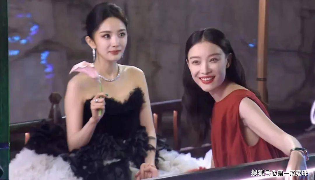 gq盛典:杨幂景甜美冠全场,谢娜杨天真发疯,毛晓彤因鼻子上热搜