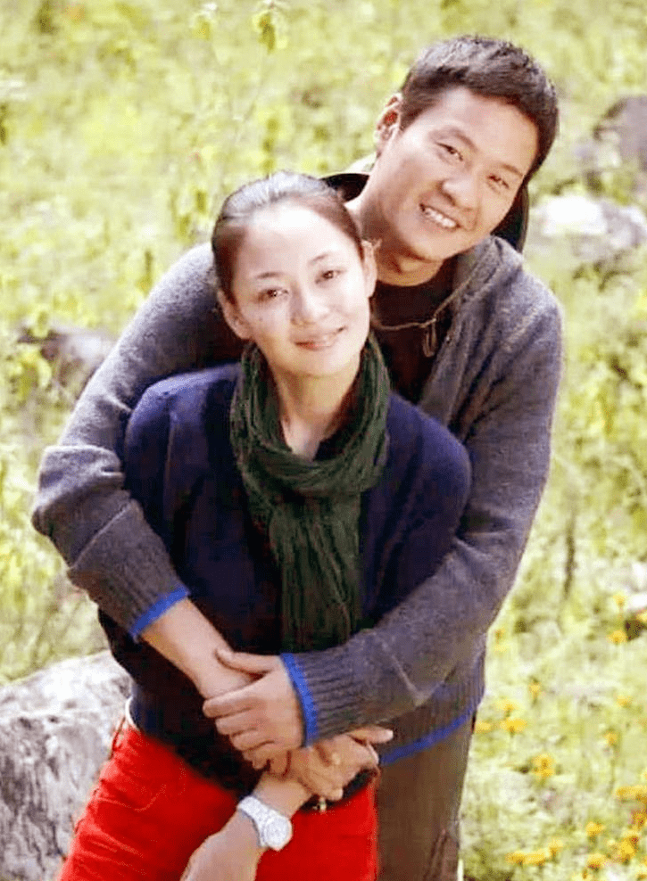 连奕名:和陈佳妍离婚后,娶小7岁杨若兮,如今前妻火了,他糊了_发展