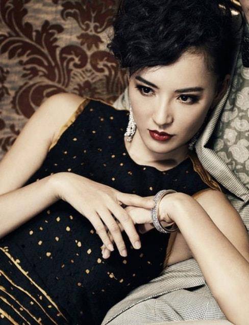 因此决定回来,那个时候莫小棋就已经非常热衷于星座研究,她顺利毕业