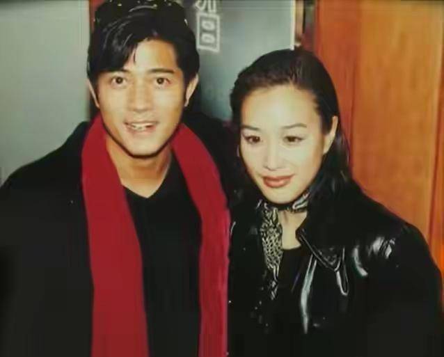 也许金城武和郑伊健都属于比较听话的男人,面对钟丽缇这个年轻漂亮的